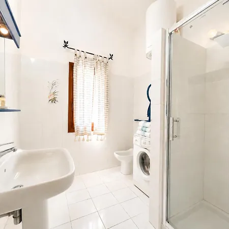 Piazzetta Dei Pini Two Bedroom 100 M From The